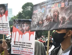 Kontroversi MotoGP 2025: Marquez Tenang Hadapi Kritik Rossi