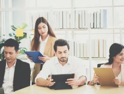 Jika Ingin Dikira Lebih Pintar di Ruangan, Pahami 7 Teori Chomsky Ini