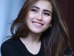 Ayu Ting Ting Bekerja Tanpa Henti untuk Bantu Orang Tua