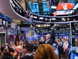 Wall Street Berpotensi Tutup Tahun 2025 di Zona Hijau, S&P Diperkirakan Tembus 7.000