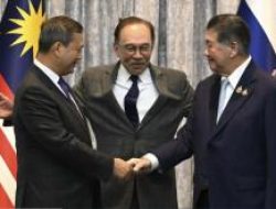 Anwar Ibrahim Minta Kamboja dan Thailand Cari Solusi Damai di Pertemuan Menteri Luar Negeri ASEAN
