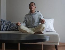 Orang yang Menghindari Berita Sering Temukan 8 Aspek Kehidupan Ini, Menurut Psikologi