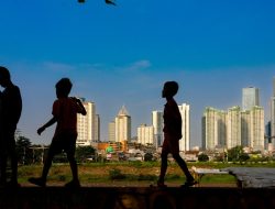 Pendapat: Ratusan Triliun Masuk Bank, Mengapa Ekonomi Tidak Berkembang?