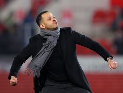 Liam Rosenior Dicari Chelsea, Maignan Jadi Target Perkuat Gawang