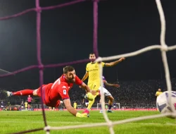 Gol Telat Zielinski Bawa Inter Milan Menang Dramatis 3-2 atas Juventus di Derby d’Italia