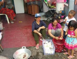 Puri Cikarang Hijau Terendam Banjir, Warga Bangun Dapur Umum Bersama