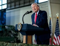 Setelah Putusan MA AS, Trump Naikkan Tarif Jadi 15 Persen