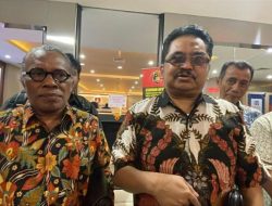 Detik-detik 20 Orang Teror Kantor BPJS Denpasar, Melempar Batu dan Memasang Spanduk “Wali Kota Pembohong”