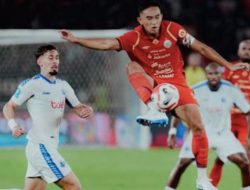 Berita Arema FC Viral: Persija Dihina Karena Kalah, Gestur Salam Hansamu Yama Bikin Heboh