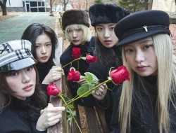 Lirik “404 (New Era)”, KiiiKiii Kembali dengan EP ‘Delulu Pack’