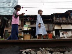 Data BPJS PBI: 50 Persen Rakyat Indonesia Miskin, Rieke Kritik Menkeu