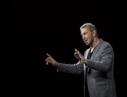Oracle Health kehilangan pemimpin utama, tekanan global Ellison di sektor kesehatan memuncak