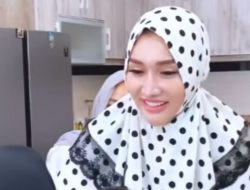 Profil Lucinta Luna: Pakai Sarung dan Peci Saat Salat Idul Fitri, Pernah Menikah dengan Pria
