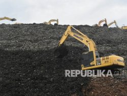 Longsor Tumpukan Sampah di Bantargebang: Empat Orang Tewas, Belum Semua Ditemukan