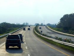 Mengapa baterai mobil listrik habis lebih cepat di jalan tol