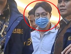 Istri Richard Lee Diam Seribu Bahasa Saat Jenguk Suami yang Ditahan, Ekspresi Menarik Perhatian