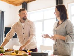 10 Cara Nabi Muhammad Mengasihi Istrinya