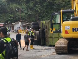 Tiga Berita Terpopuler Padang: Truk Batu Bara Tumbang, 27 Dapur MBG Belum Miliki SLHL