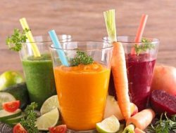 Cegah Dehidrasi Saat Puasa, Ini 5 Minuman Ideal