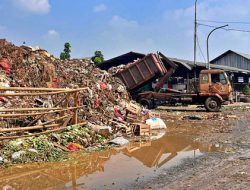Gelisah dengan tumpukan sampah di Pasar Kramat Jati
