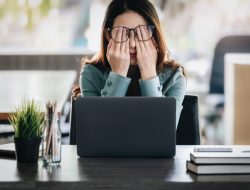 Apa Perbedaan Burnout dan Stres? Ini Tanda yang Harus Kamu Ketahui!