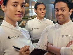 Deva Mahenra Rela Beli Pisau Mahal untuk Jadi Chef Terbaik di Proyek Seriesnya