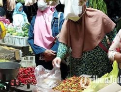 Naik 100 Persen, Harga Plastik di Lamongan Melonjak Jadi Rp36 Ribu, Pedagang Kehilangan Tenaga