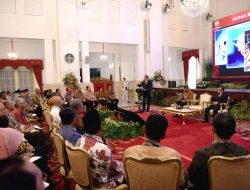 Sarlotha Kafiar Dilantik, Janji Dana Desa Mokmer untuk Rakyat