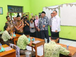 Uji Coba MBG Prasmanan di Malang, Siswa MIN 2 Senang Ambil Lauk Sendiri