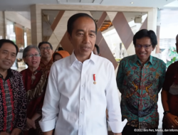 Jokowi Jawab Permintaan Kalla Tampilkan Ijazah: Kebalik-balik